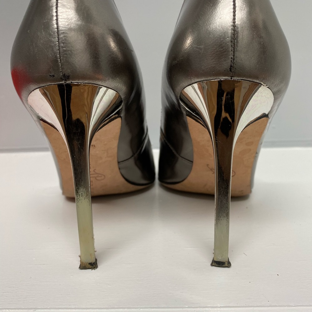 Silver heels - Picture 3 of 8